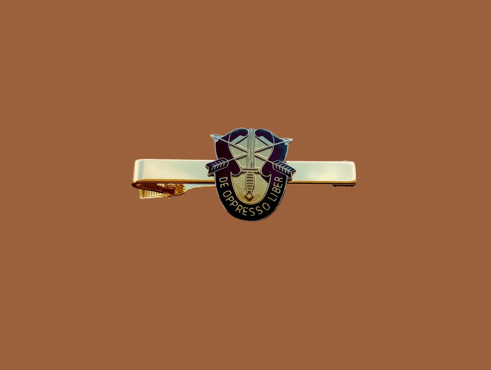 U.S MILITARY ARMY SPECIAL FORCES TIE BAR OR TIE TAC CLIP ON TYPE S.F U.S.A MADE