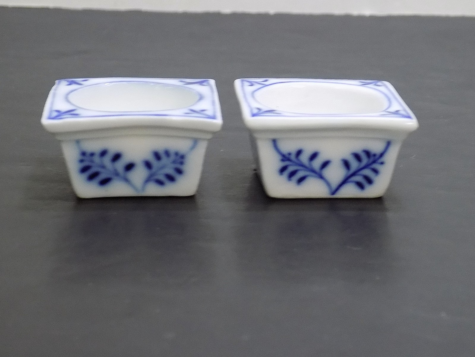 Pair Meissen Blue Onion Porcelain Open Salt Cellar Dishes