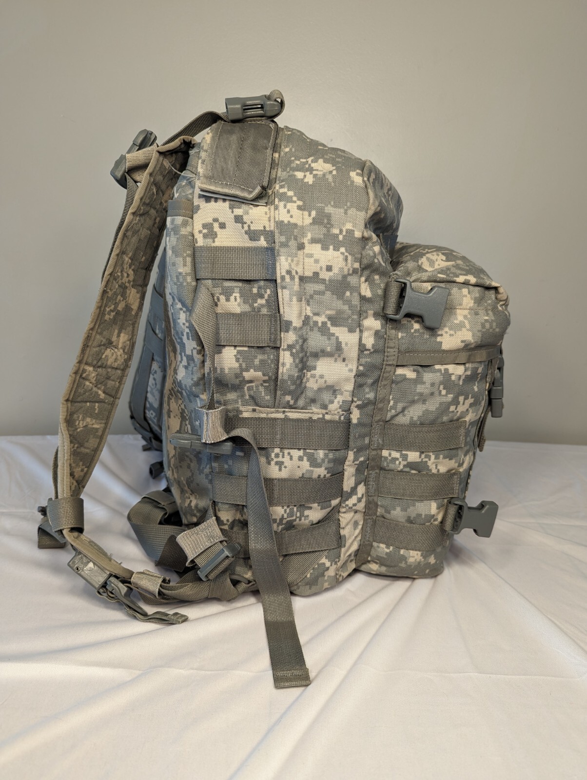 US ARMY ACU ASSAULT PACK 3 DAY MOLLE II BACKPACK Made in USA with Stiffiner