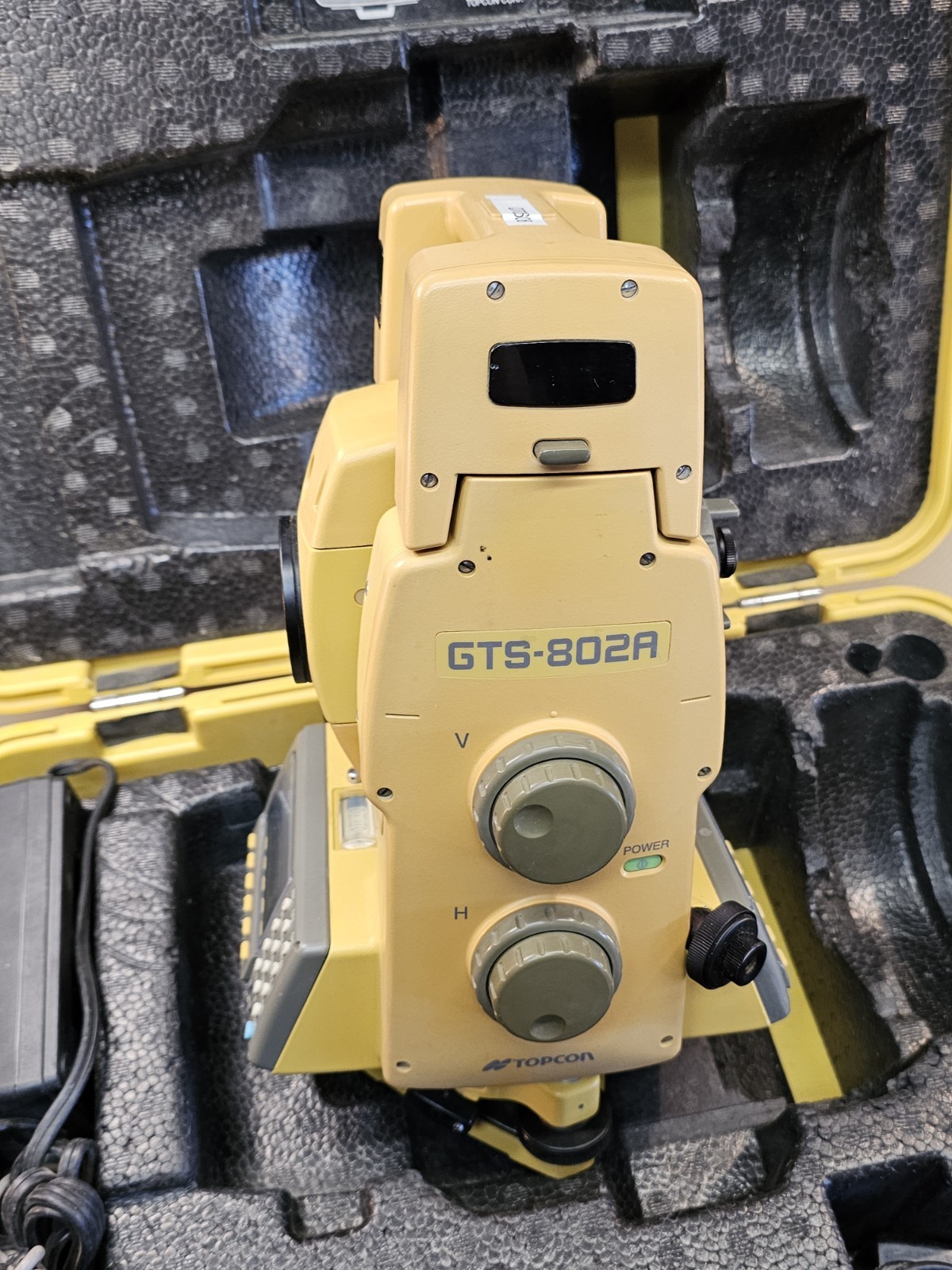 Topcon GTS-802A Robotic Total Station For Surveying Full Set Level Case Charger