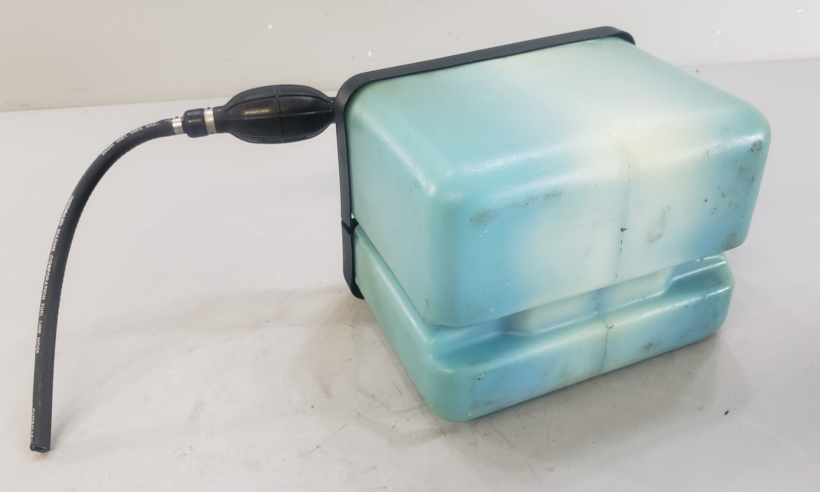 Johnson Evinrude OMC 83-19 Oil Tank 2 Wire Line 35-235 HP 1.8 Gal