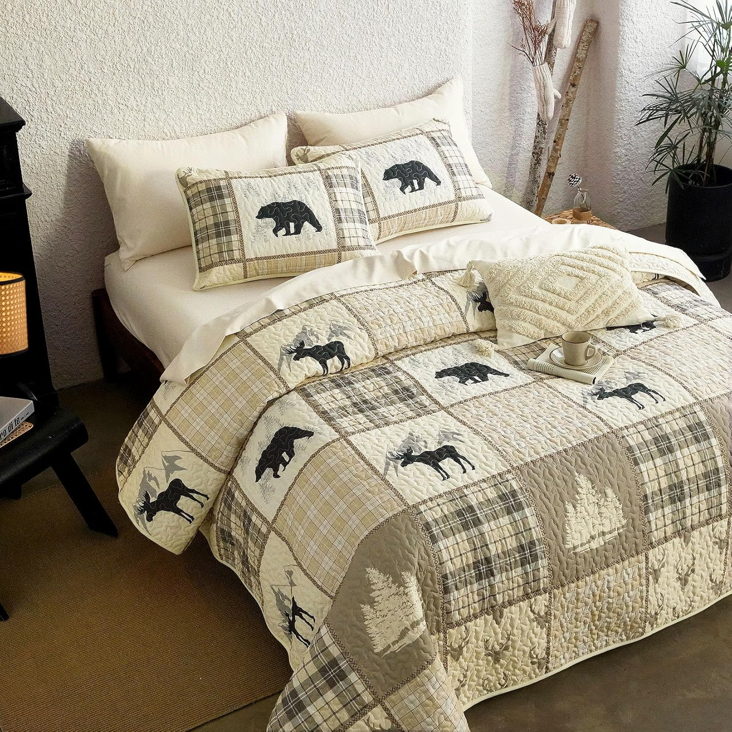 - Rustic Quilt Set, Cabin Lodge Christmas Bear Moose Queen / Full Tan Cream
