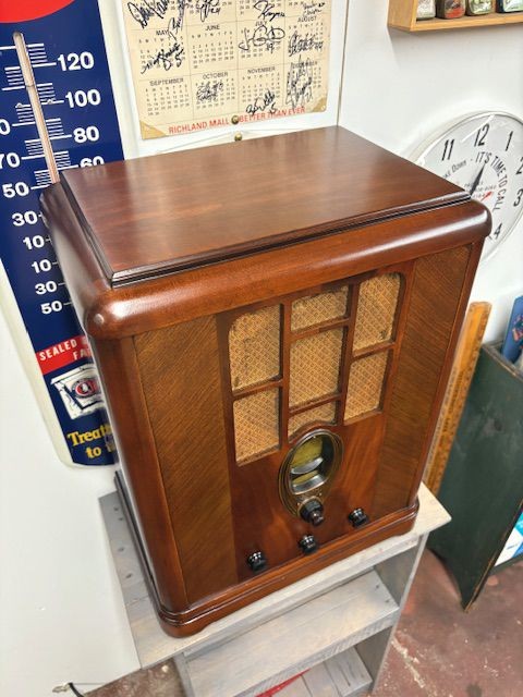 Arvin 61M Tombstone Radio