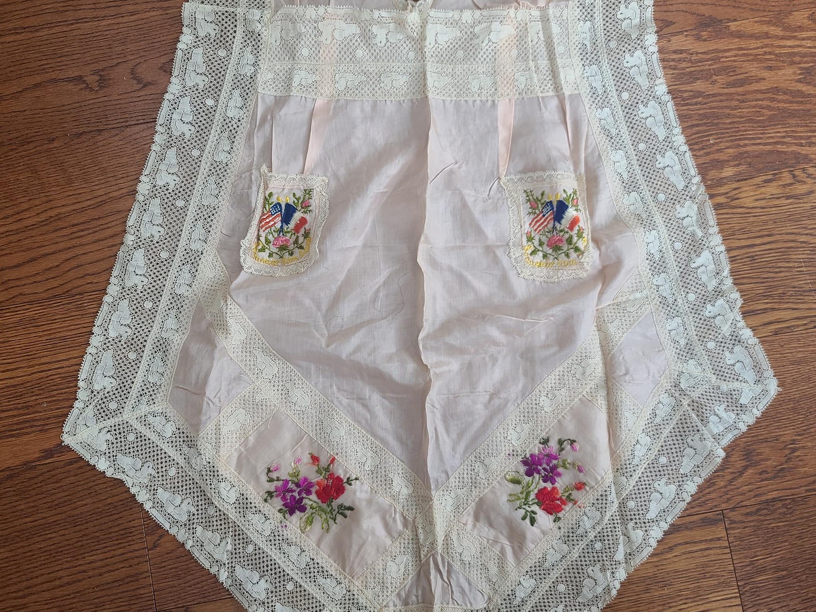 WWI Souvenir of France Silk Apron Allies Liberation Sweetheart Lace Duck Vintage