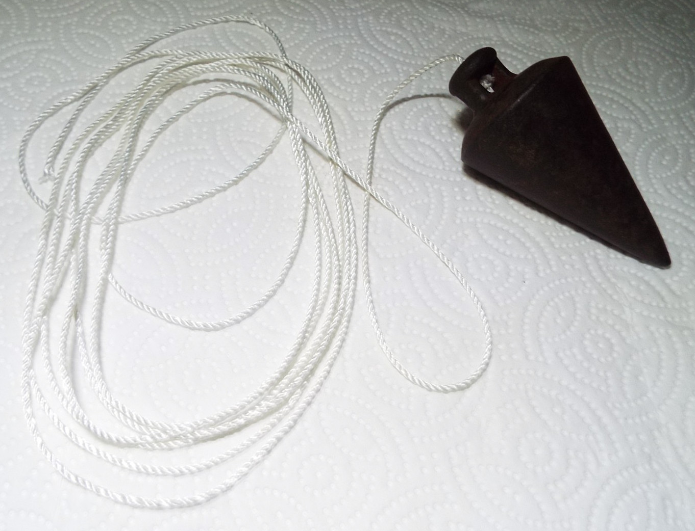 UNMARKED ANTIQUE PLUMB BOB WITH NEW LINE READ!!!