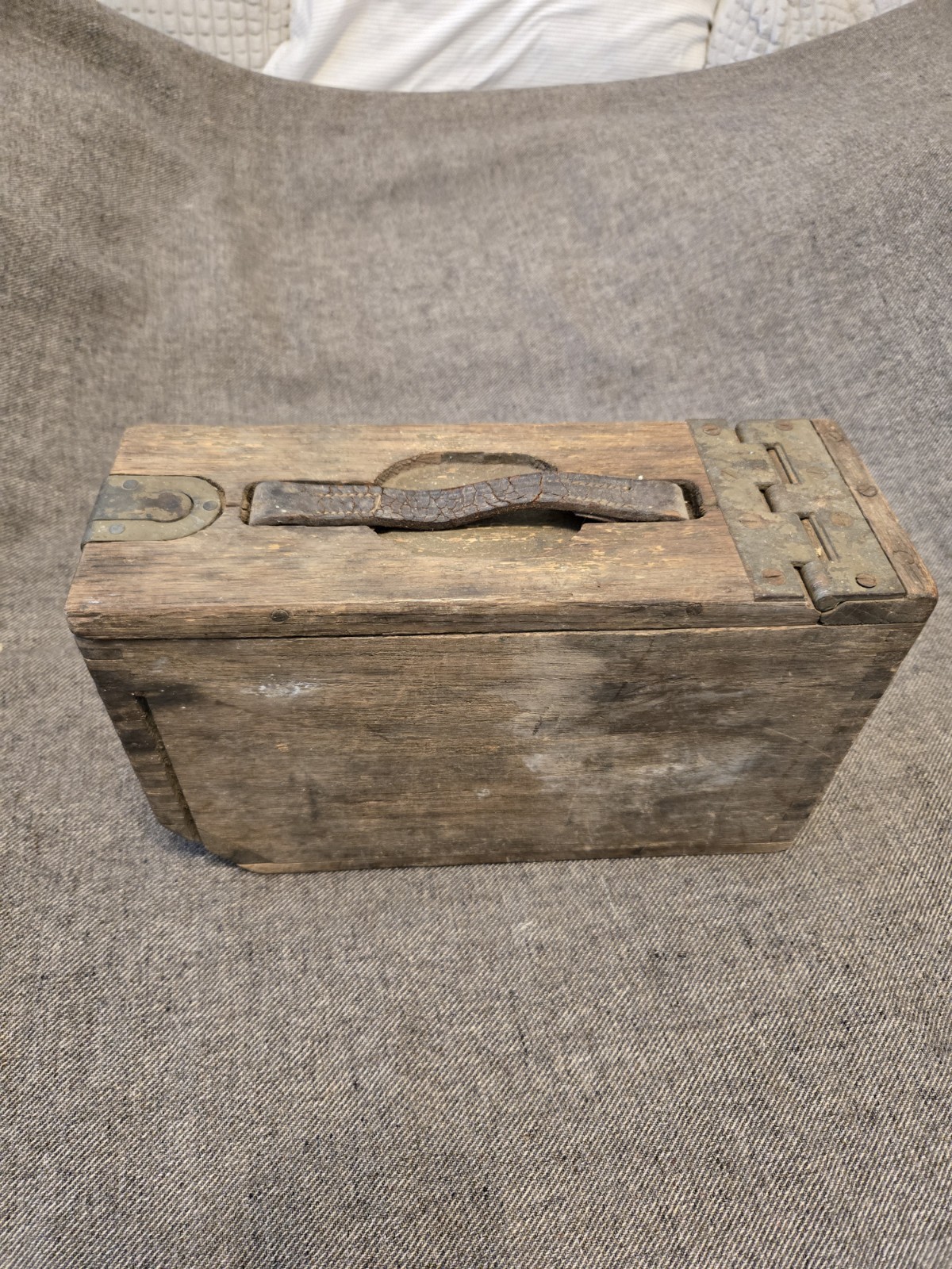 WW1 US ALL ORIGINAL WOODEN AMMUNITION BOX AS USED WITH THE M1917 BROWNING MG