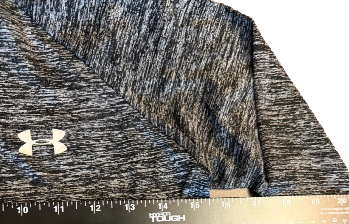 Women’s Under Armour 1/4 zip long sleeve shirt, nwt, size small