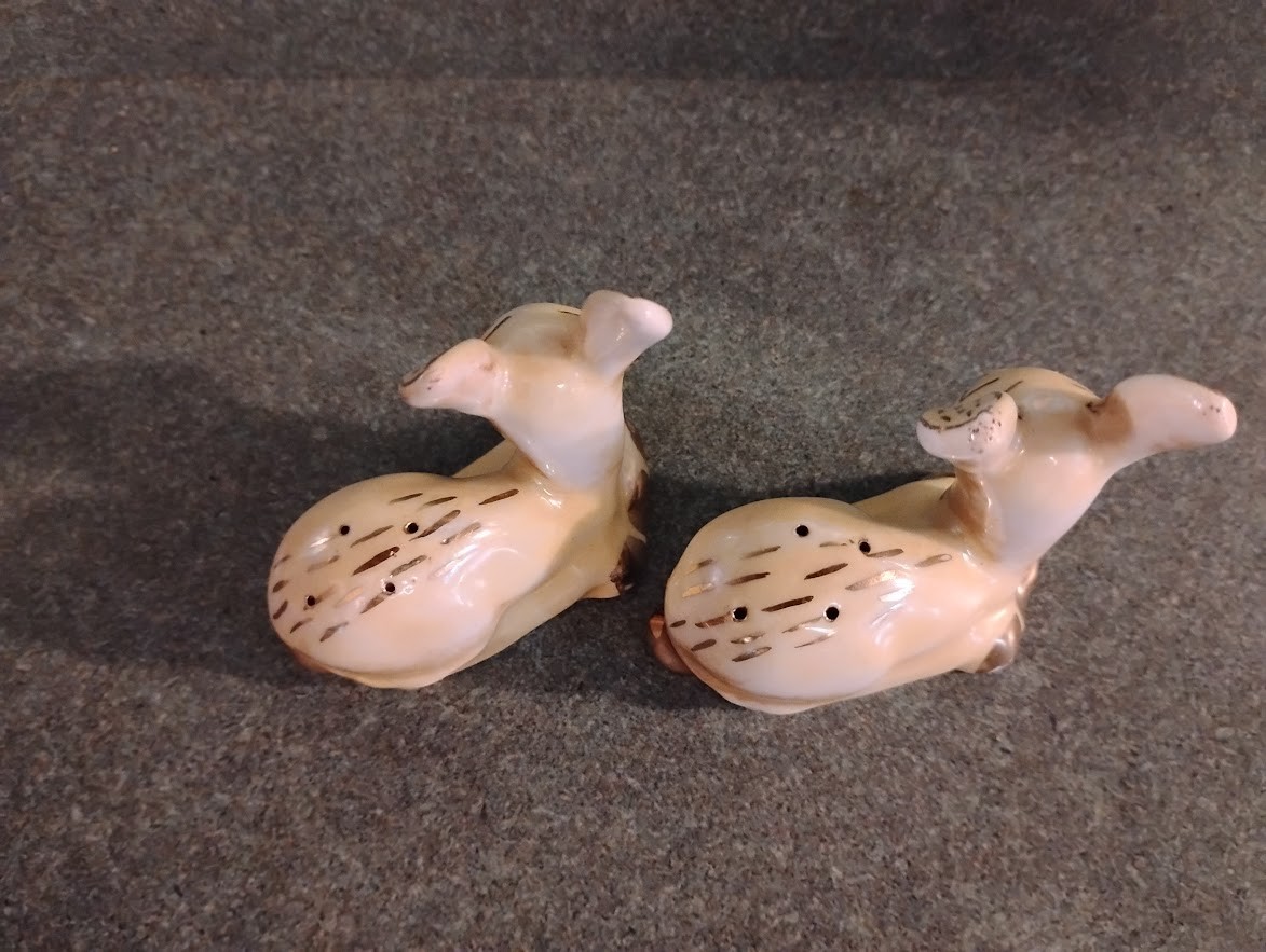 VINTAGE KITSCH YELLOW BAMBI DEER SALT AND PEPPER SHAKERS - 1950's MADE IN JAPAN