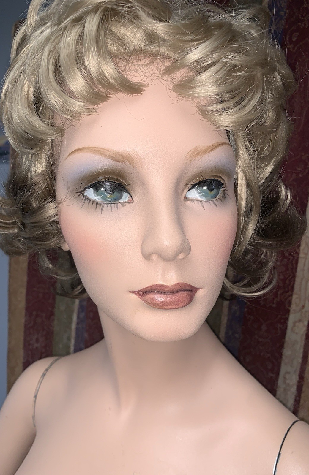 1960s FULL SIZE STORE CLOTHING DISPLAY MANNEQUIN WOMAN PLASTER? METAL STAND