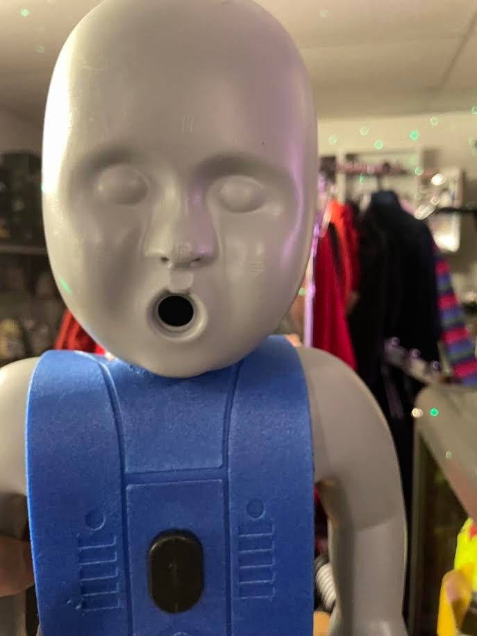 VINTAGE CPR MANNEQUIN BABY TODDLER MEDICAL HALLOWEEN PROP DUMMY FIRST AID DOLL