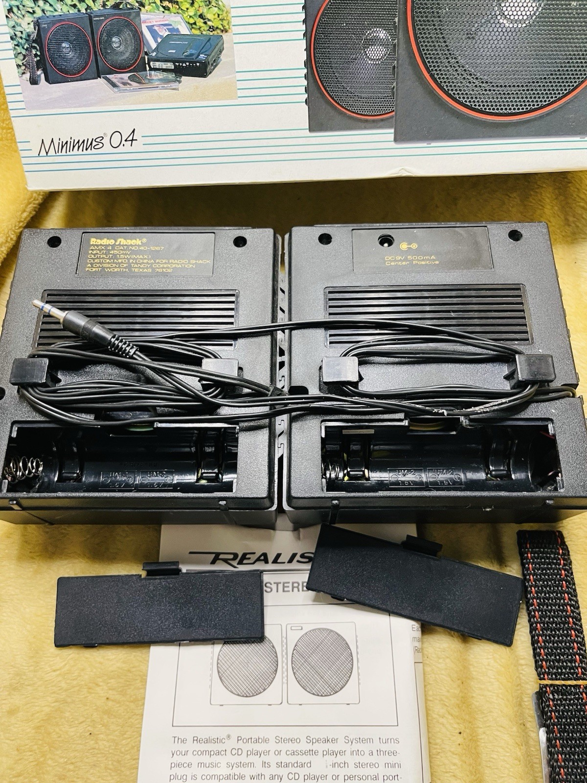 Vintage Realistic Radio Shack Minimus 0.4 Portable Amplified Speakers #40-1267