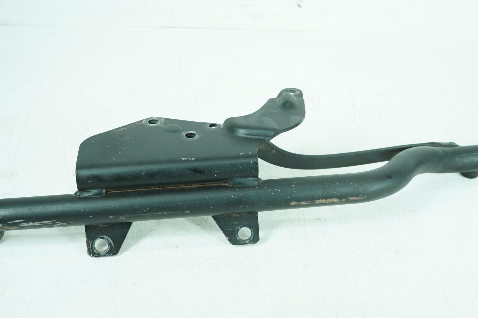 08 Harley Sportster XL1200 Low Exhaust Muffler Interconnect Bracket Support Bar