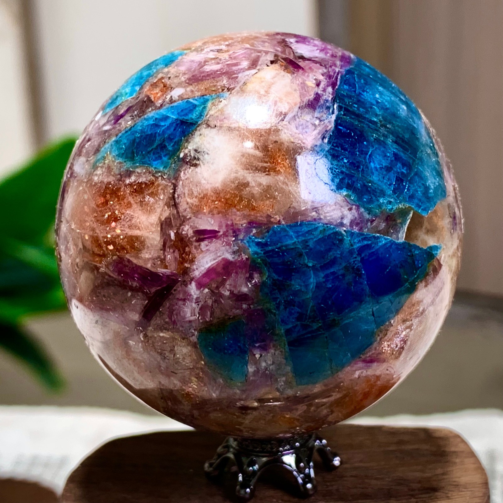 180G Natural Blue Aptite +Sun Stone purple lepidolite Sphere mineral sample