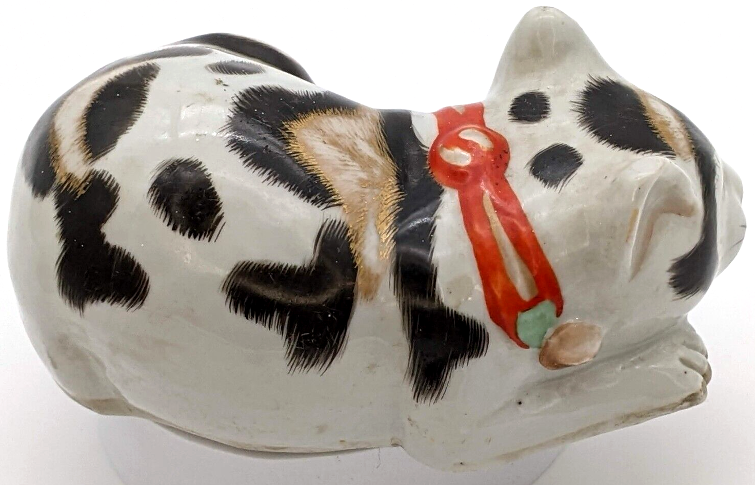 Kutani Japanese Ceramic Sleeping Cat Figurine Black & White