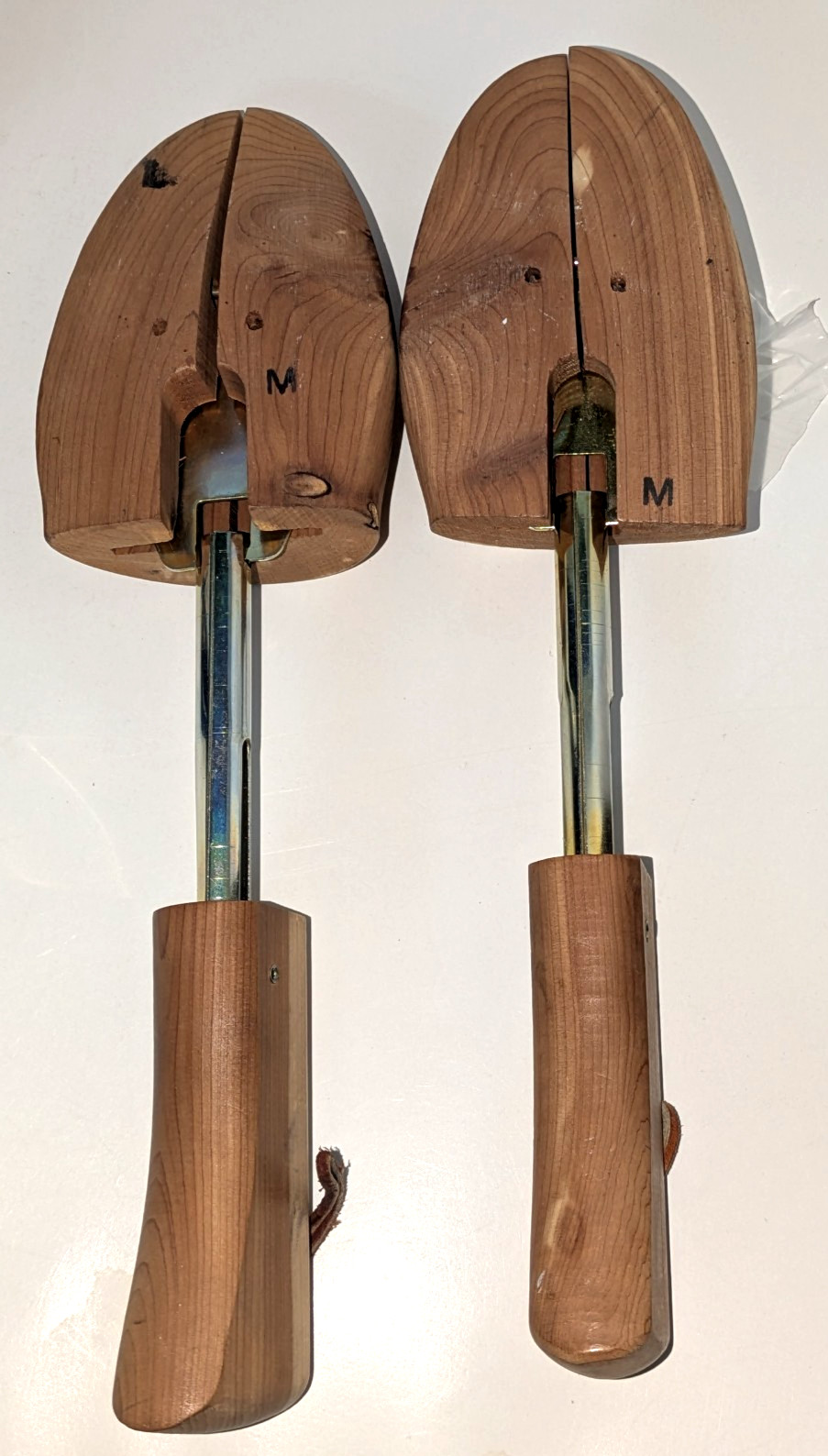 Johnston & Murphy Adjustable Solid Cedar Shoe Tree Men's ~ Medium ~ One Pair