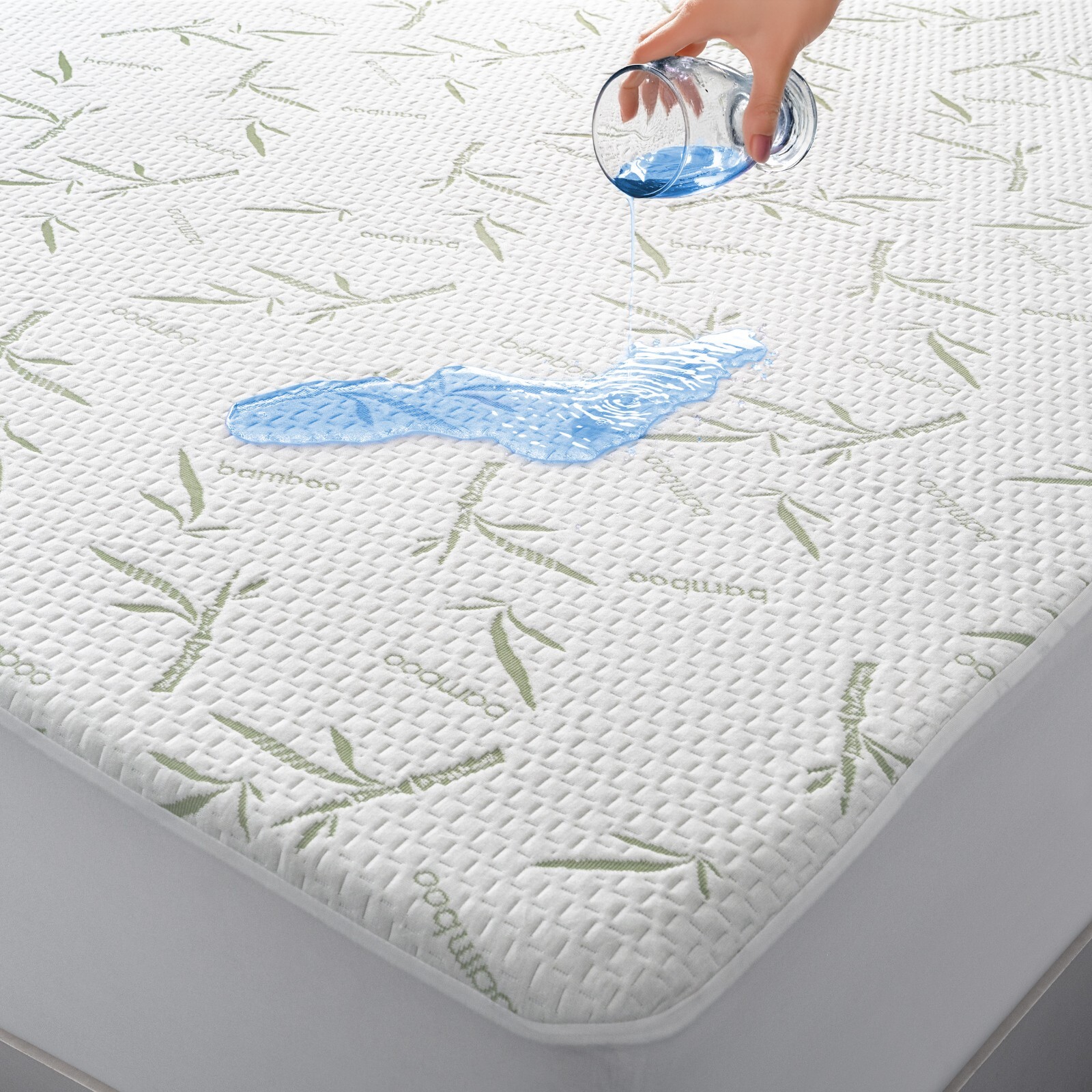 Bamboo Mattress Protector Hypoallergenic & Breathable Waterproof Mattress Cover