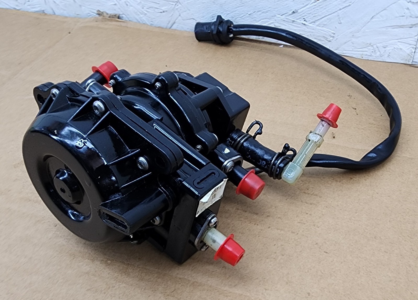 90-250 HP Johnson Evinrude OEM VRO Fuel/Oil Pump Assy 1993-2001 5004554