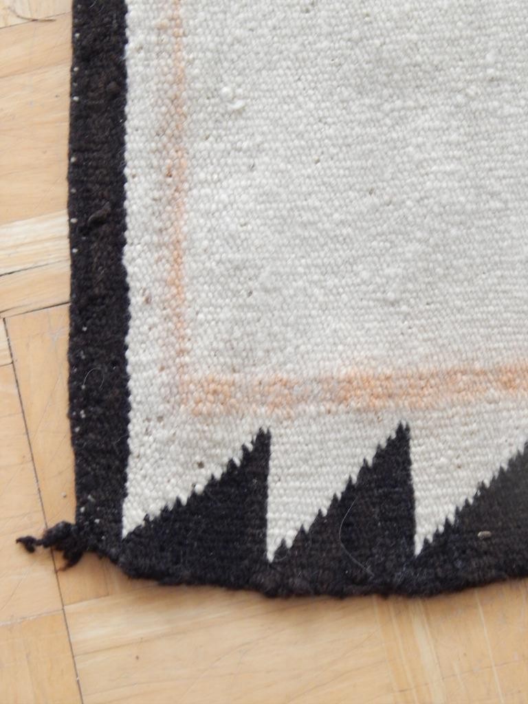 ANTIQUE c.1920 CLEAR FIELD NAVAJO SINGLE SADDLE BLANKET / RUG / WEAVING