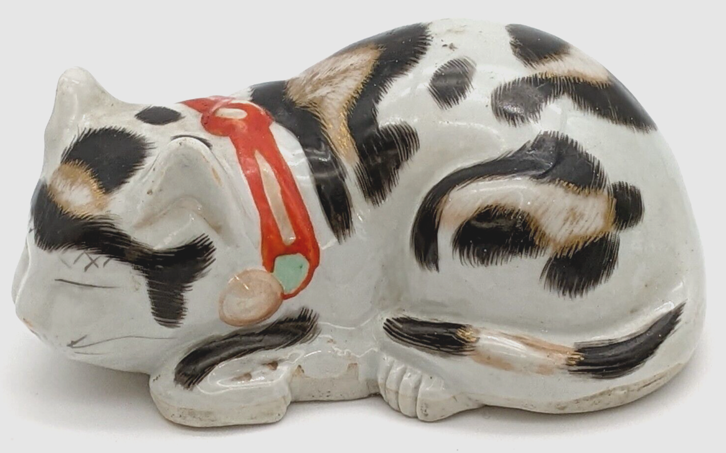 Kutani Japanese Ceramic Sleeping Cat Figurine Black & White