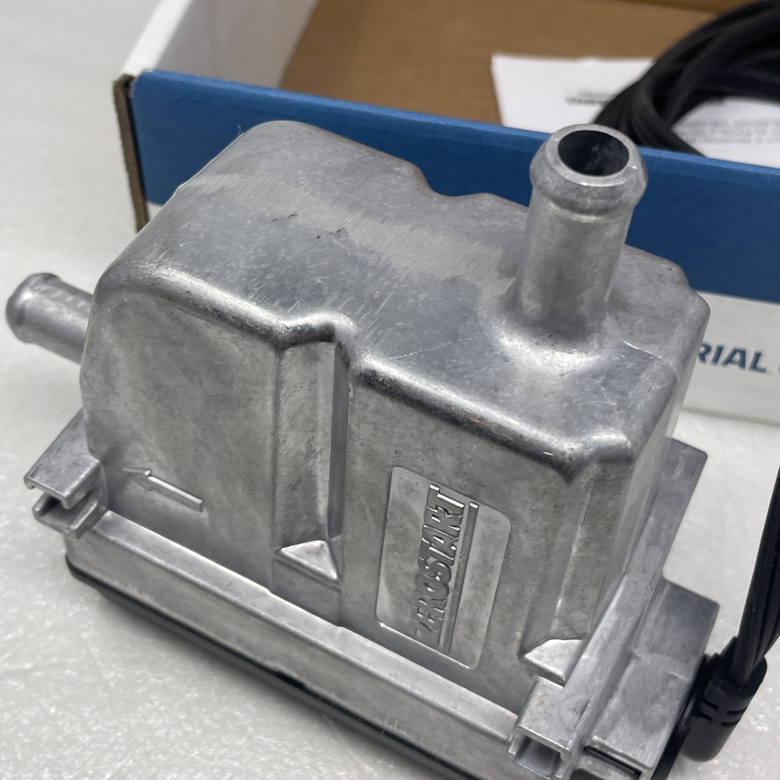 Phillips & Temro Zerostart Circulation Tank Heater, 1000W, 120 VAC, 3309041