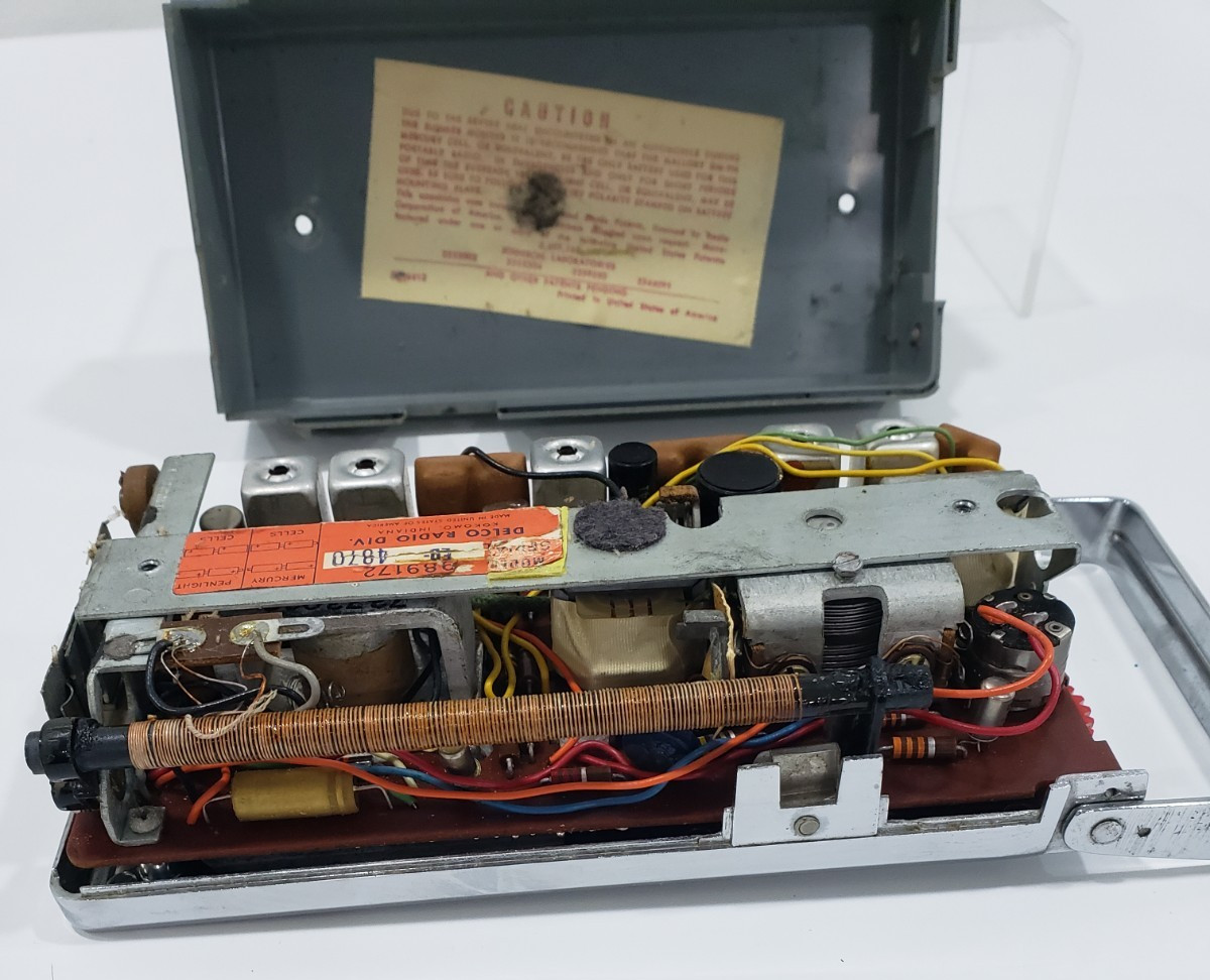 Vintage 1959 OLDSMOBILE TRANS-PORTABLE AM Car Radio for Parts or Restore 989172