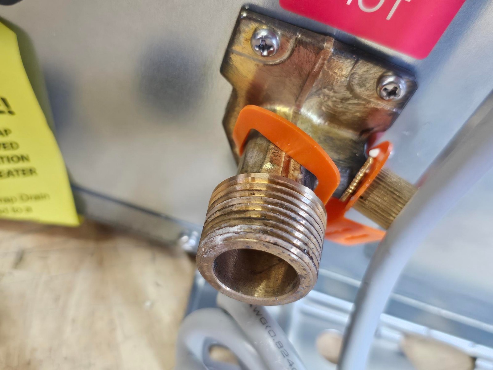 RHEEM ECOH160DVLN-3 Tankless Natural Gas Water Heater 8.4 GPM 157,000 BTU