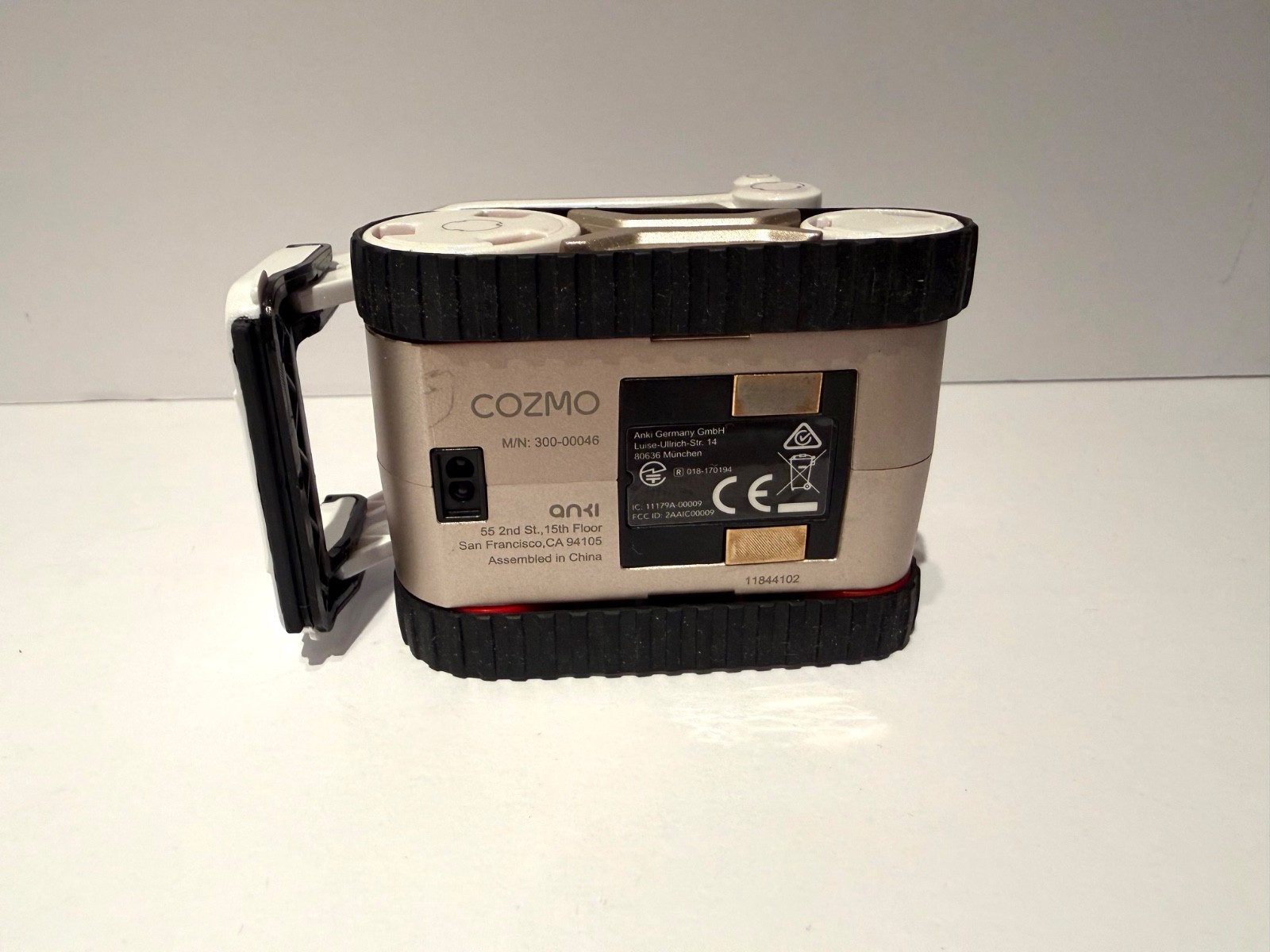 Anki Cozmo Robot Toy With Cubes And Charger New 500mah Battery