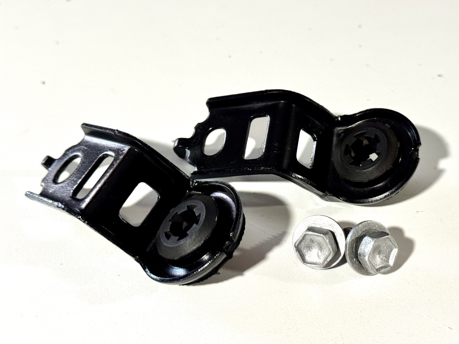 03-08 Toyota Corolla Radiator Top Mount Bracket Set Pair Black Brackets OEM