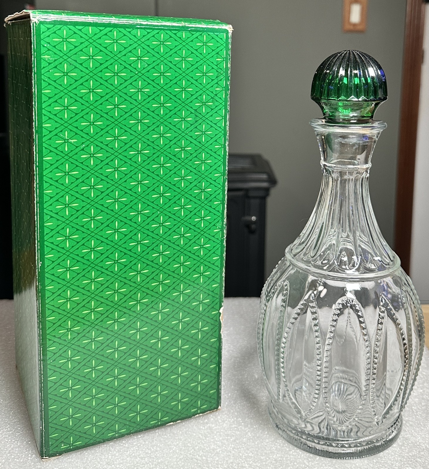 AVON Vintage EMERALD ACCENT Glass Decanter Set with Tray & 4 Glasses + Boxes 80s