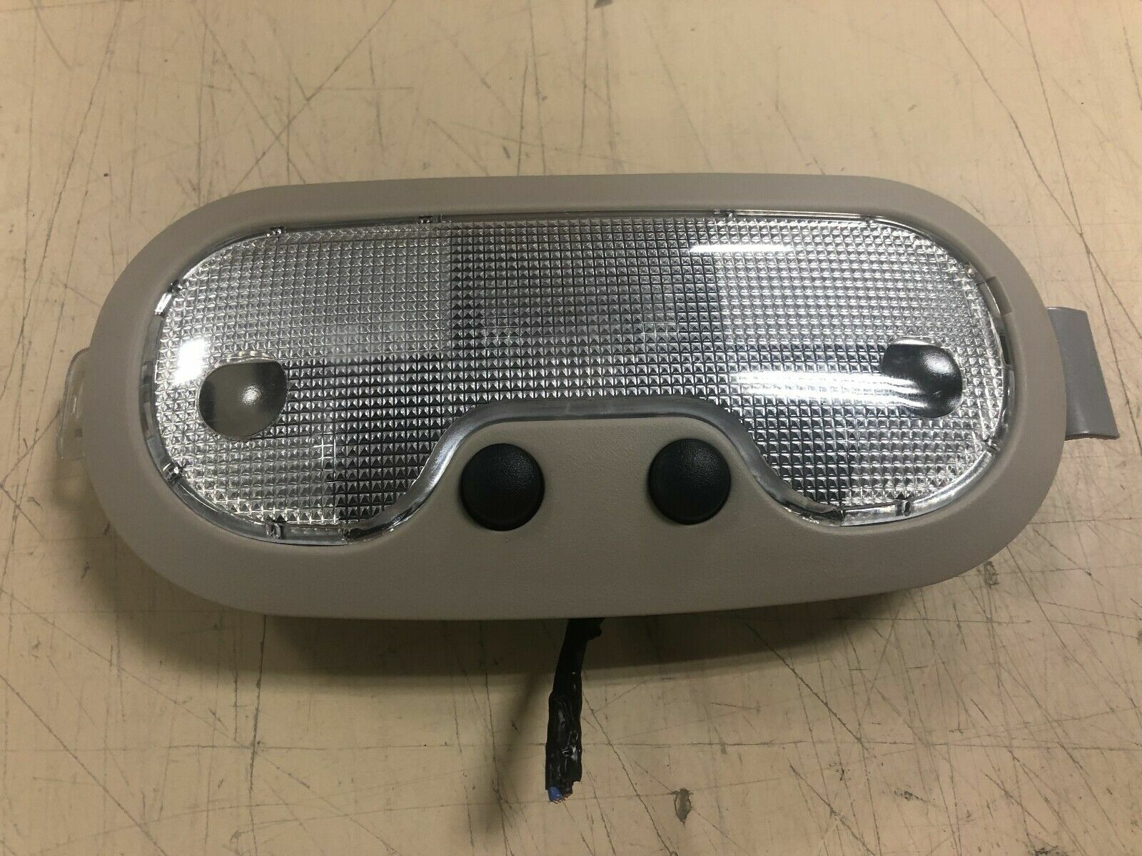 New 2003-2024 Chevy Express/GMC Savanna Passenger Van Neutral Dome Light VC4244