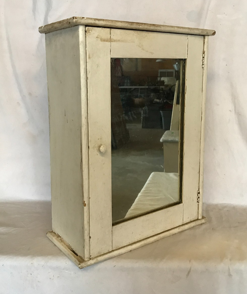 VTG Shabby White 17x21 Wood Wall Mounted Medicine Cabinet Chic Old 479-26B