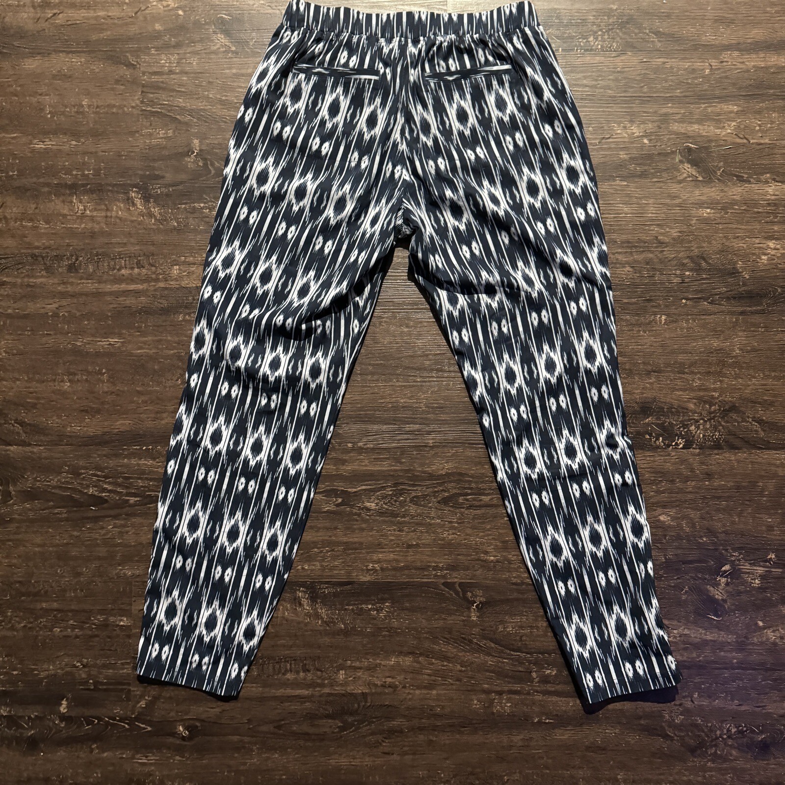 Athleta Pull-on Athleisure Yoga Travel Pants Sz 4 Pocket Zippers Tapered Casual