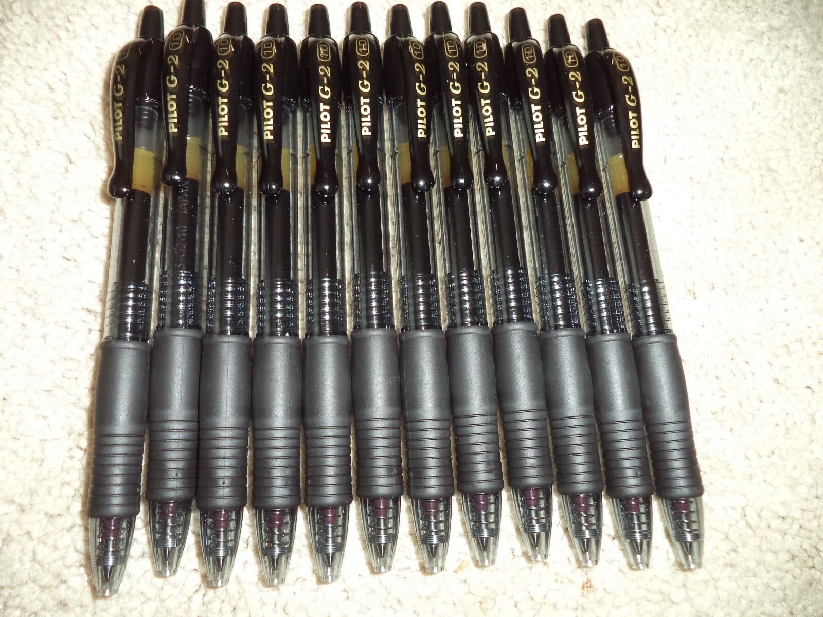 12 Pilot G-2 Retractable Gel ROLLER Pens Fine Point 0.7mm BLACK 31136 31020 10%