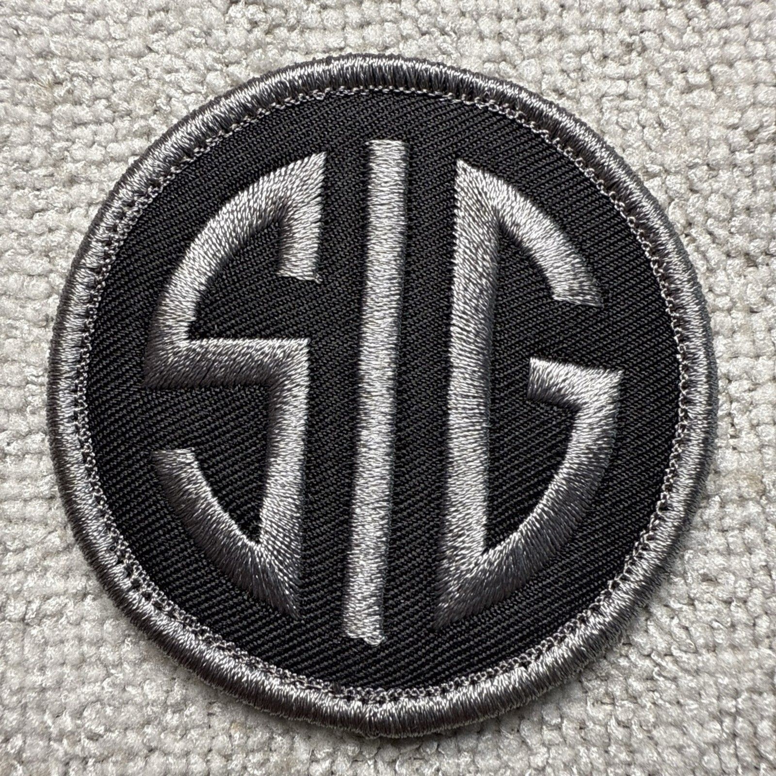 🔥 Sig Sauer Embroidered Hook N Loop Patch 2.75” Pistol Rifle Firearm Gun PewPew