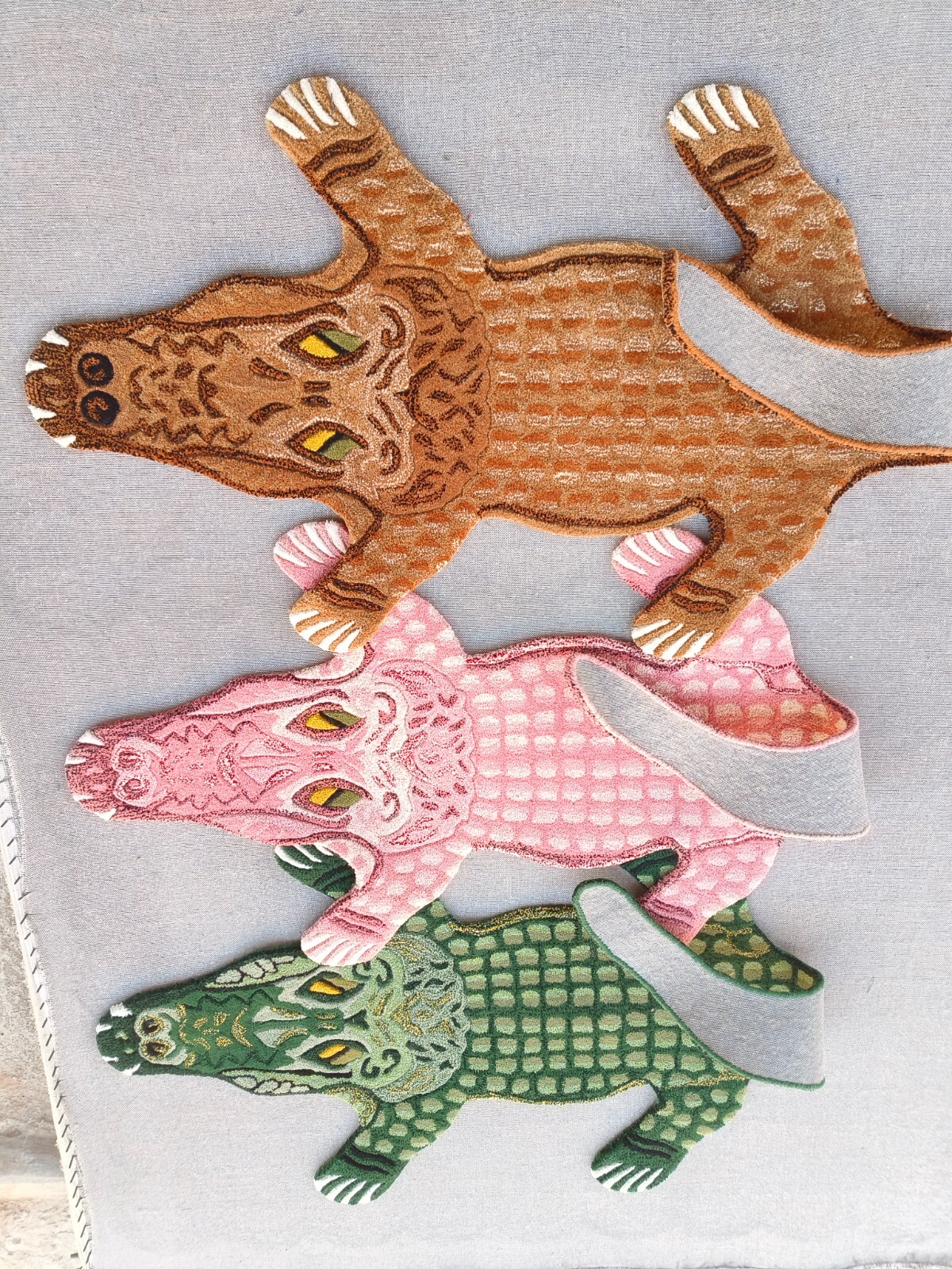 Crocodile Rugs 2x4 Feet Handmade 100% Woolen Hand Tufted For Home Decoration