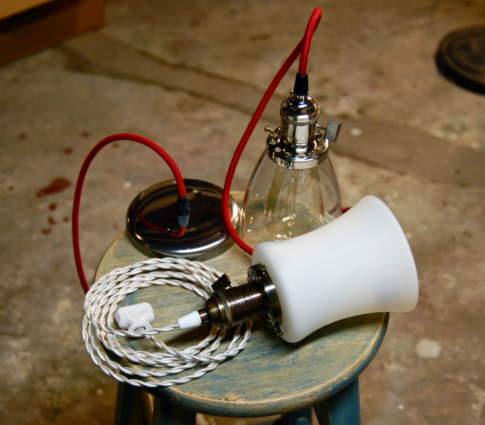 2-1/4" Fitter - Uno Threaded Shade Holder, Stamped Brass - Socket Sold Separate