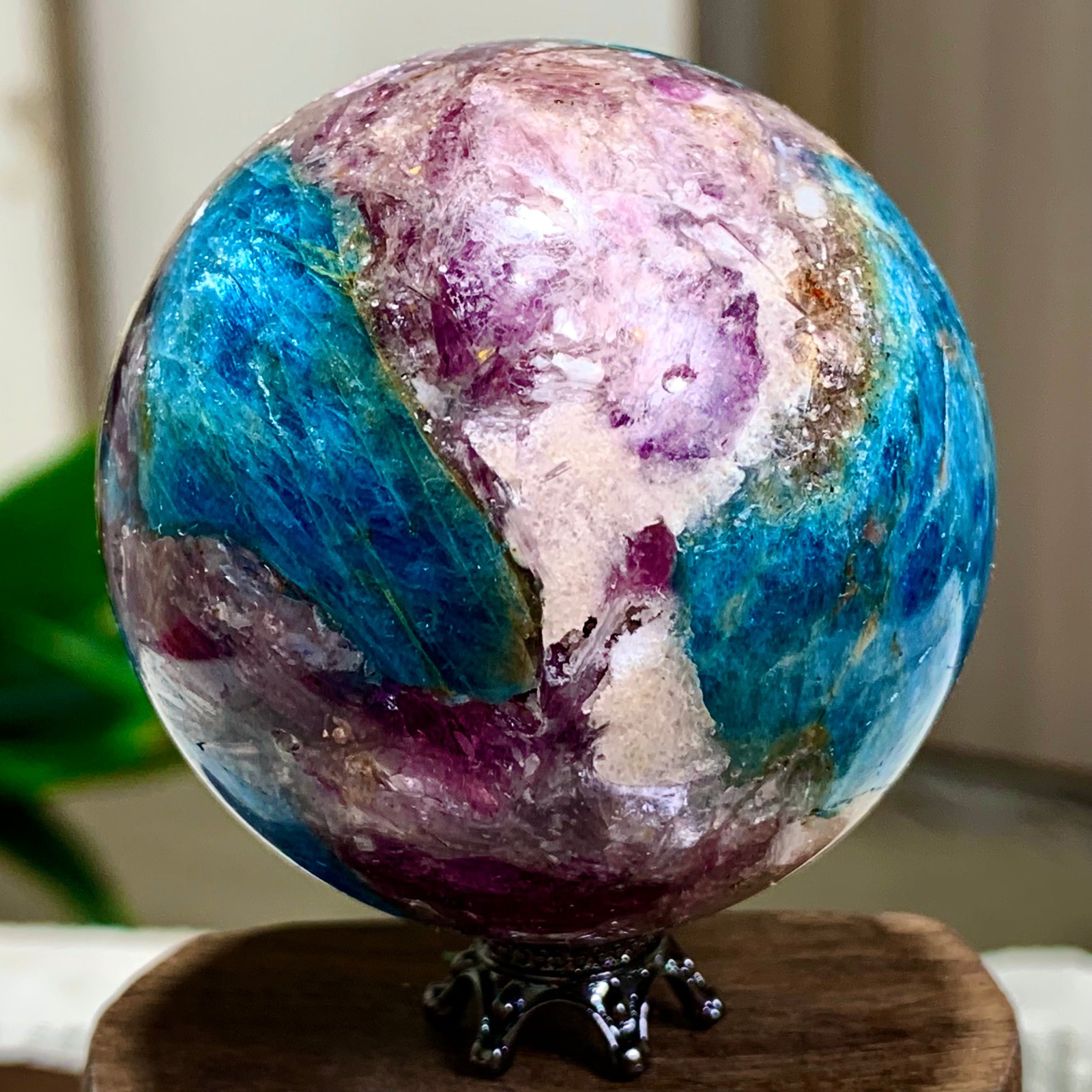 190G Natural Blue Aptite +Sun Stone purple lepidolite Sphere mineral sample