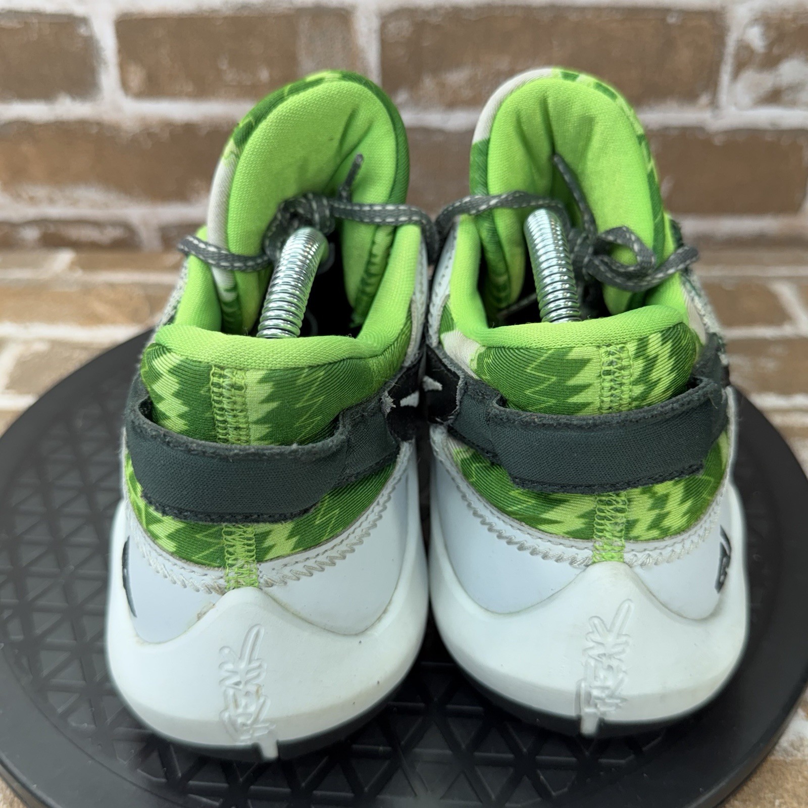 Nike Freak 2 Naija Giannis Basketball Shoes Green CN8575-002 Boys Youth Size 7Y