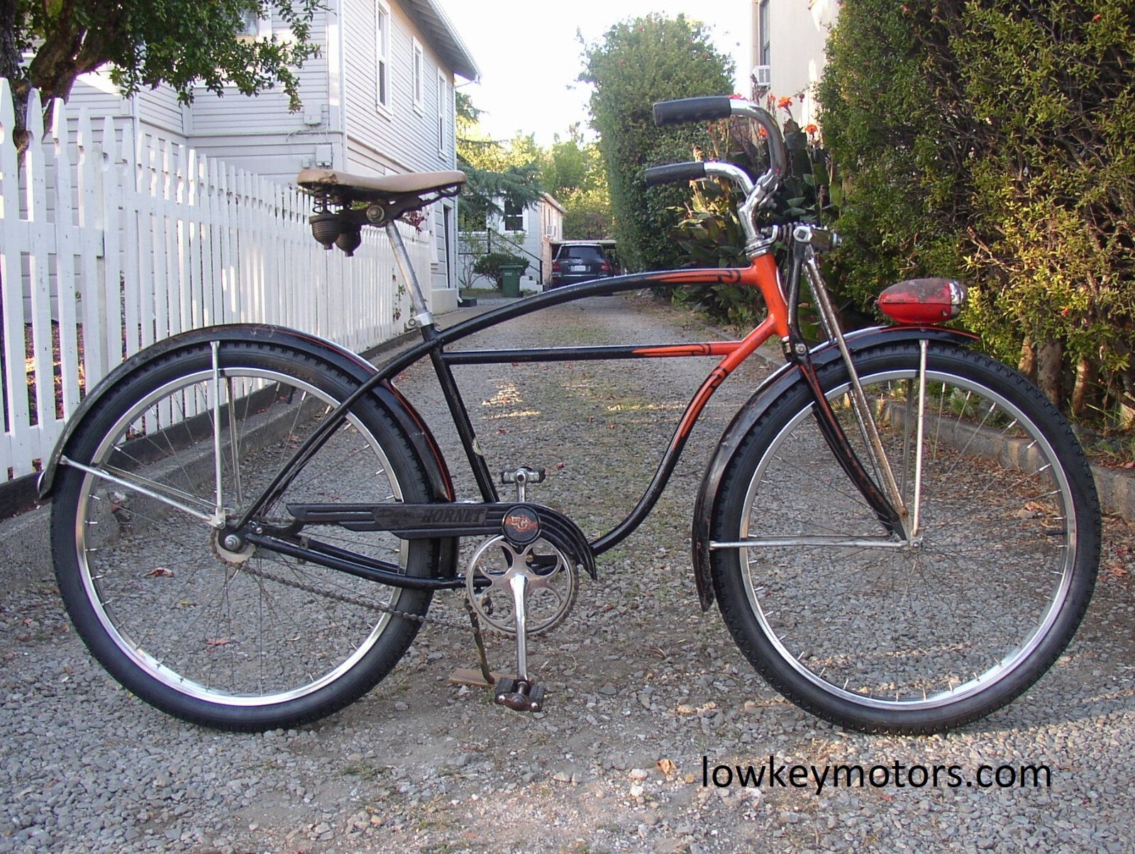 NEW SCHWINN HARDWARE KIT screws nuts frame chainguard fender fork rack DX B6