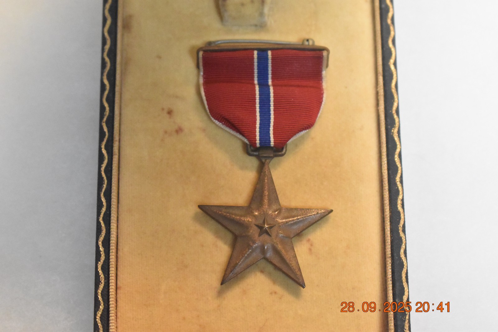 Boxed WW2 Wrap Brooch Bronze Star US Mint USN/USMC Contract