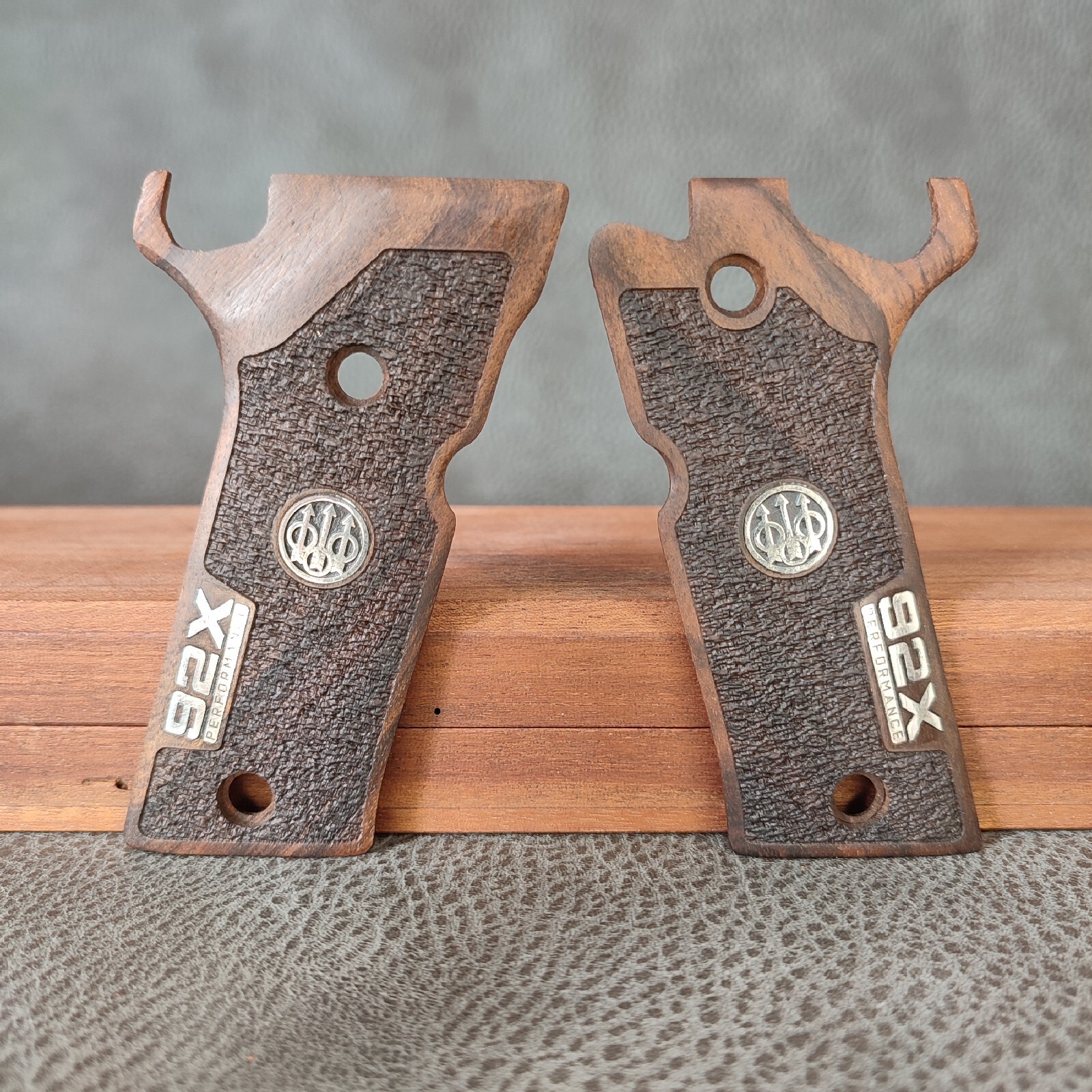 Beretta 92X Performance Turkish Walnut Wood Gun Grips NEW SET Nice Metal Logo