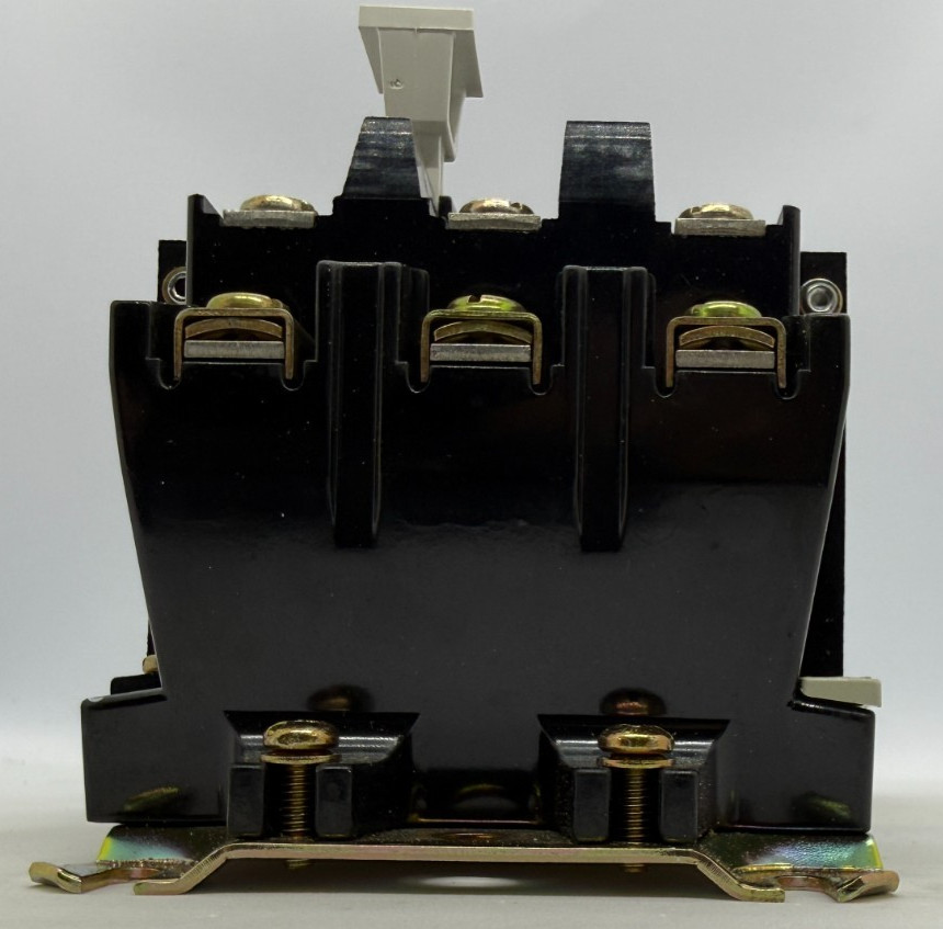 509-AOD Allen-Bradley Motor Starter Contactor 5 HP 600 VAC 18 amps. Size 0 (Z2)