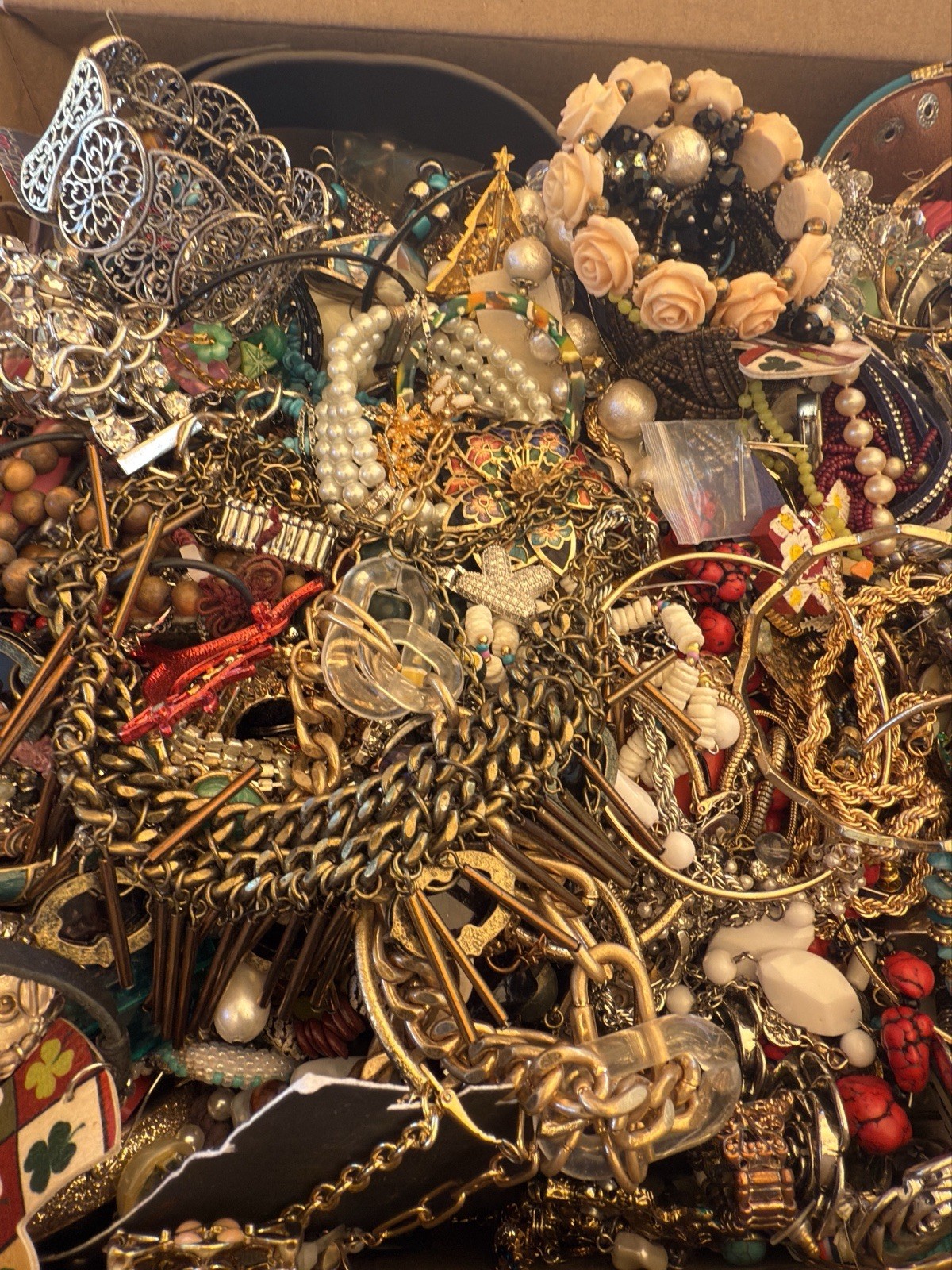 MIXED JEWELRY LOT CRAFT REPAIR, RESELL, REPURPOSE, VINTAGE TO NOW! 20 POUNDS