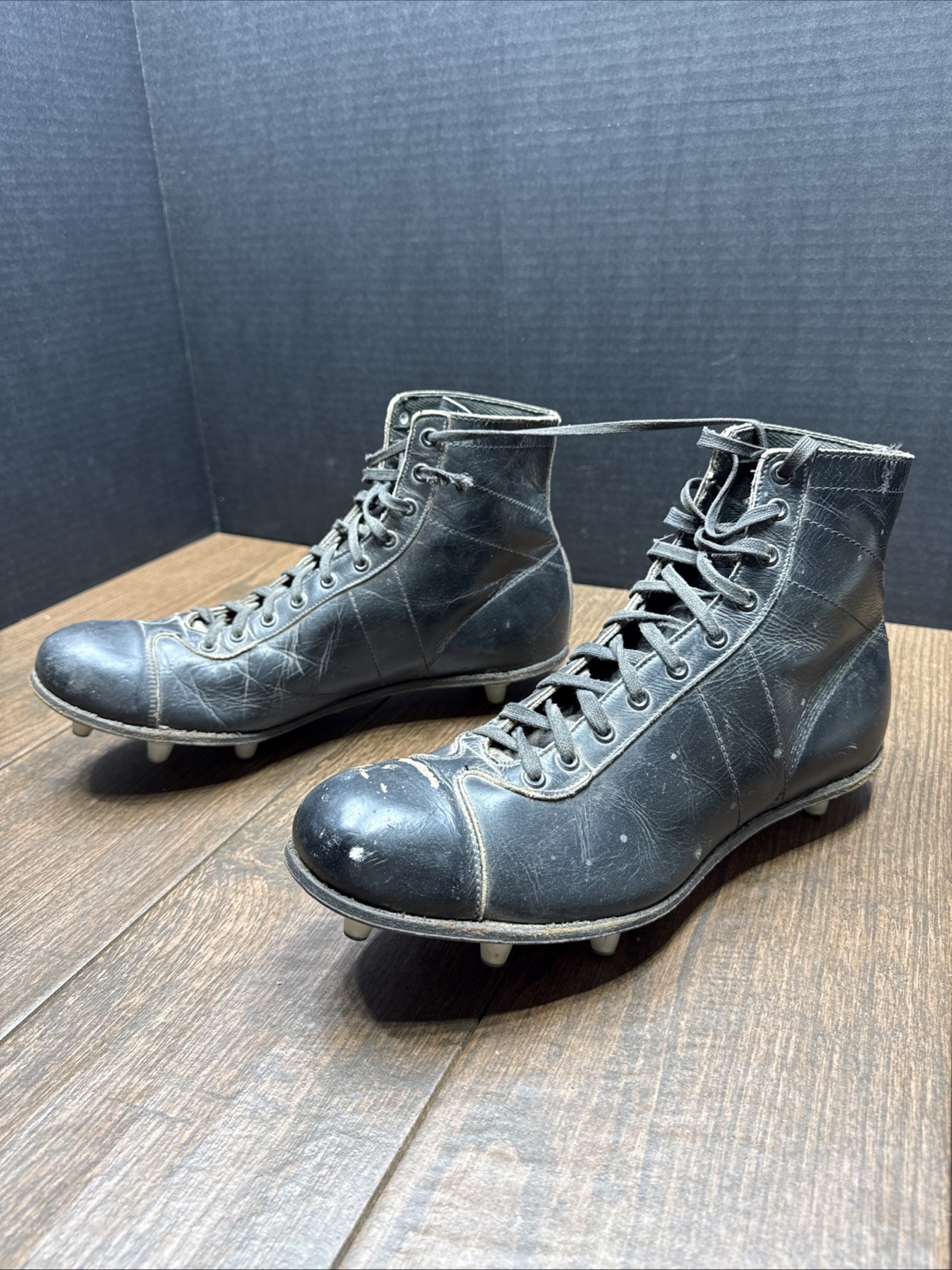 Vintage SPALDING LEATHER 1940s D Spot Bilt Black Football Shoes leather Cleats