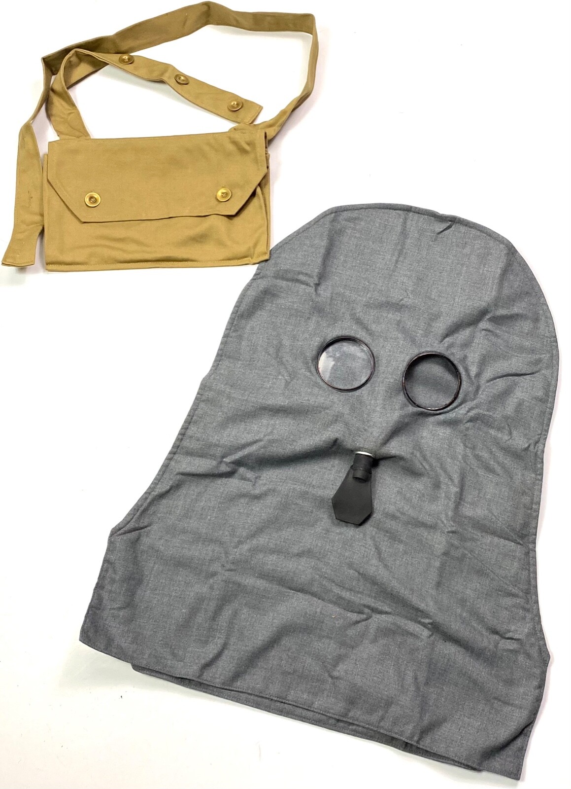 WWI BRITISH GAS SMOKE PH HOOD P HELMET & CARRY BAG