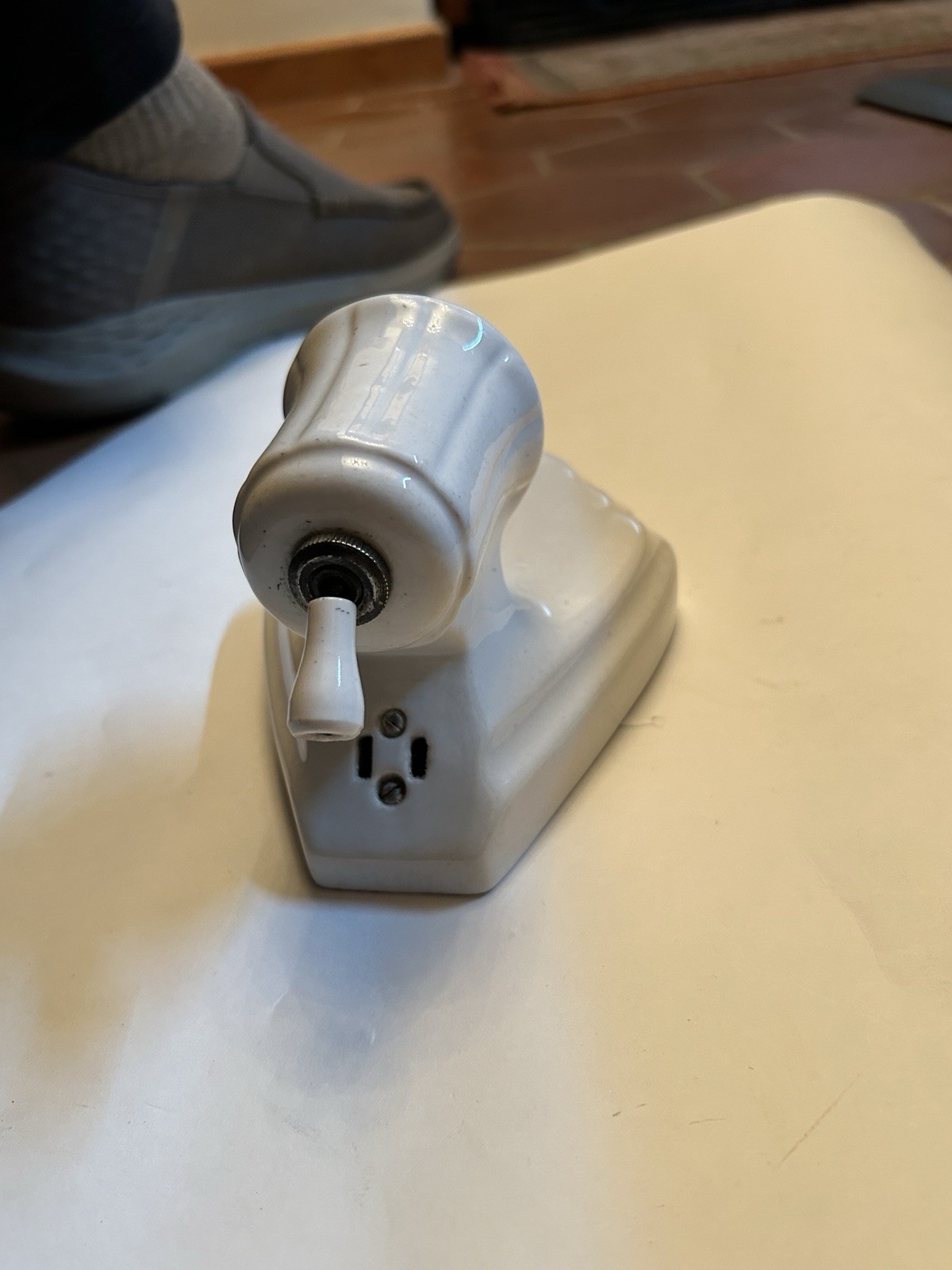 Porcelain Wall Sconce W/pull Chain And Outlet c. 1920’s