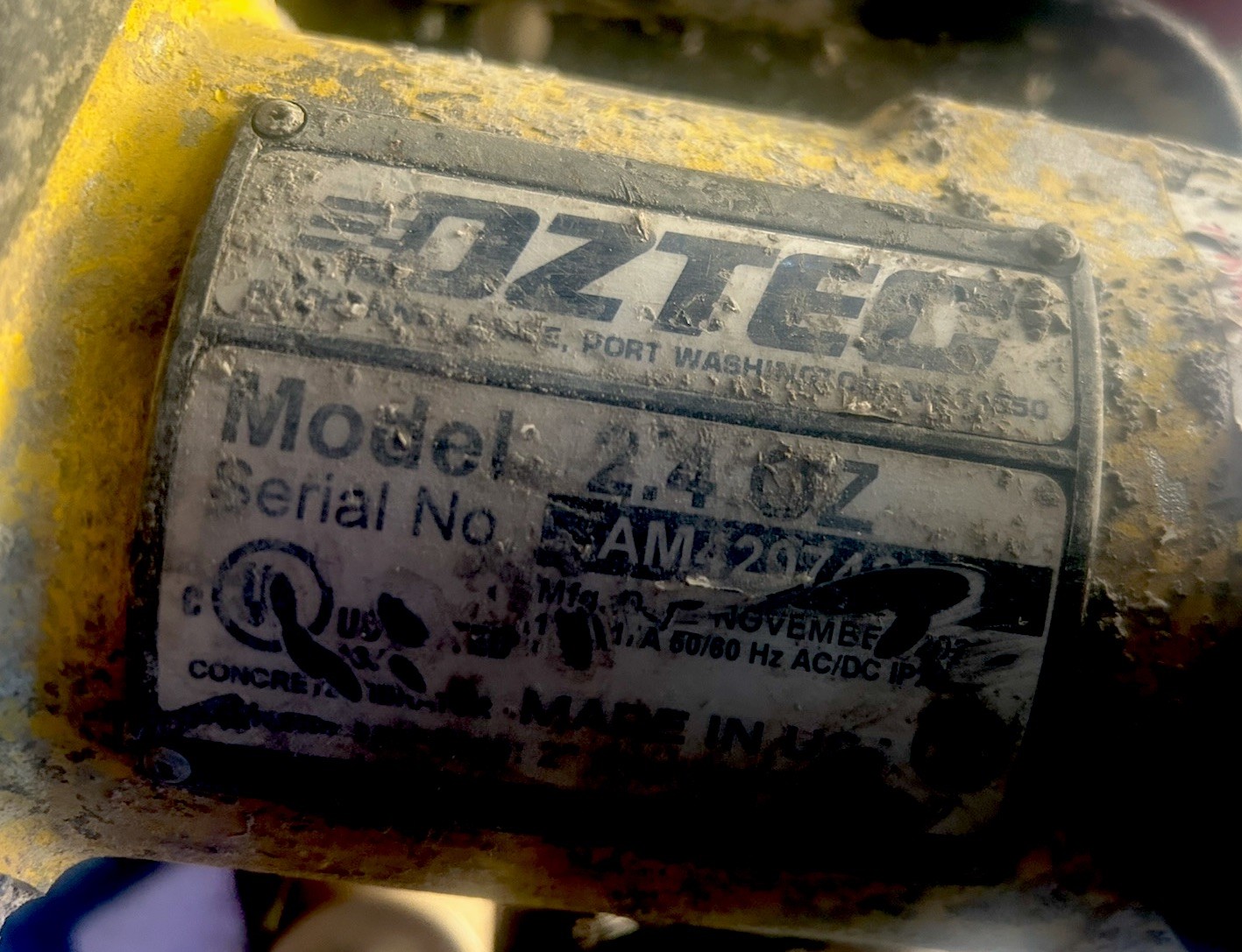 Oztec 2.4 OZ Concrete Vibrator Electric Motor  with accessories