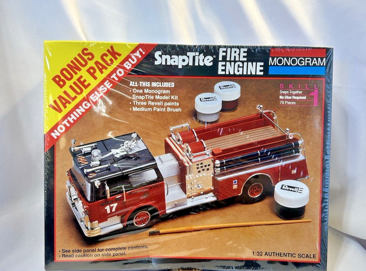MONOGRAM Mack CF-Series Chicago Fire Engine model kit NEW in Factory SEALED BOX