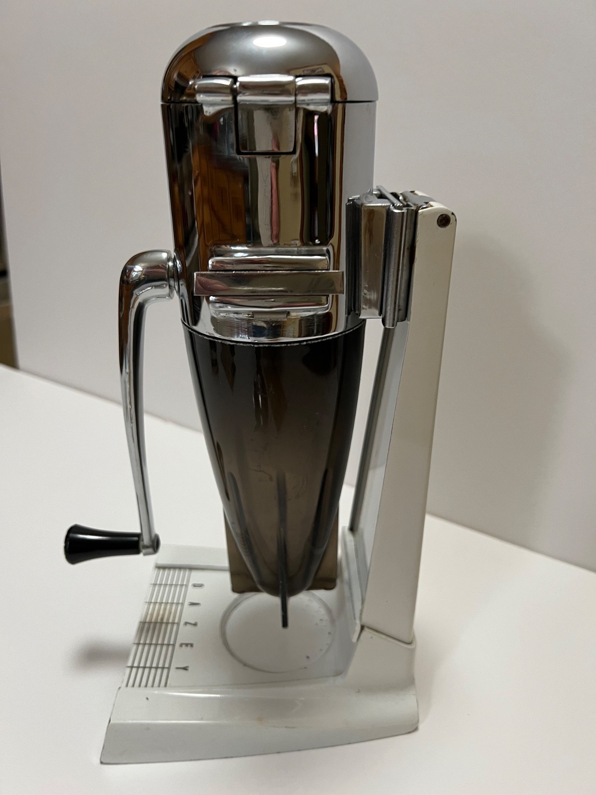 Amazing Chrome. "Dazy" Ice Crusher w/stand rare shaker top & wall Bracket