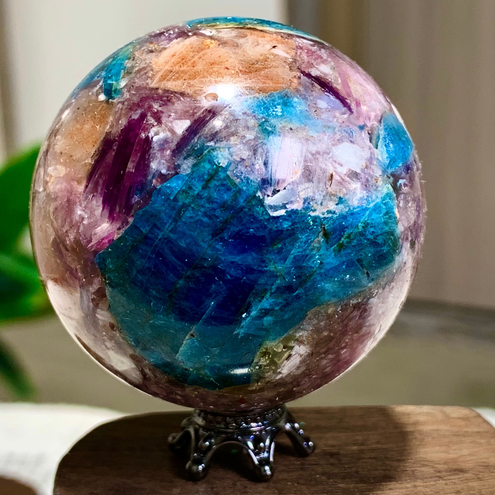 132G Natural Blue Aptite +Sun Stone purple lepidolite Sphere mineral sample